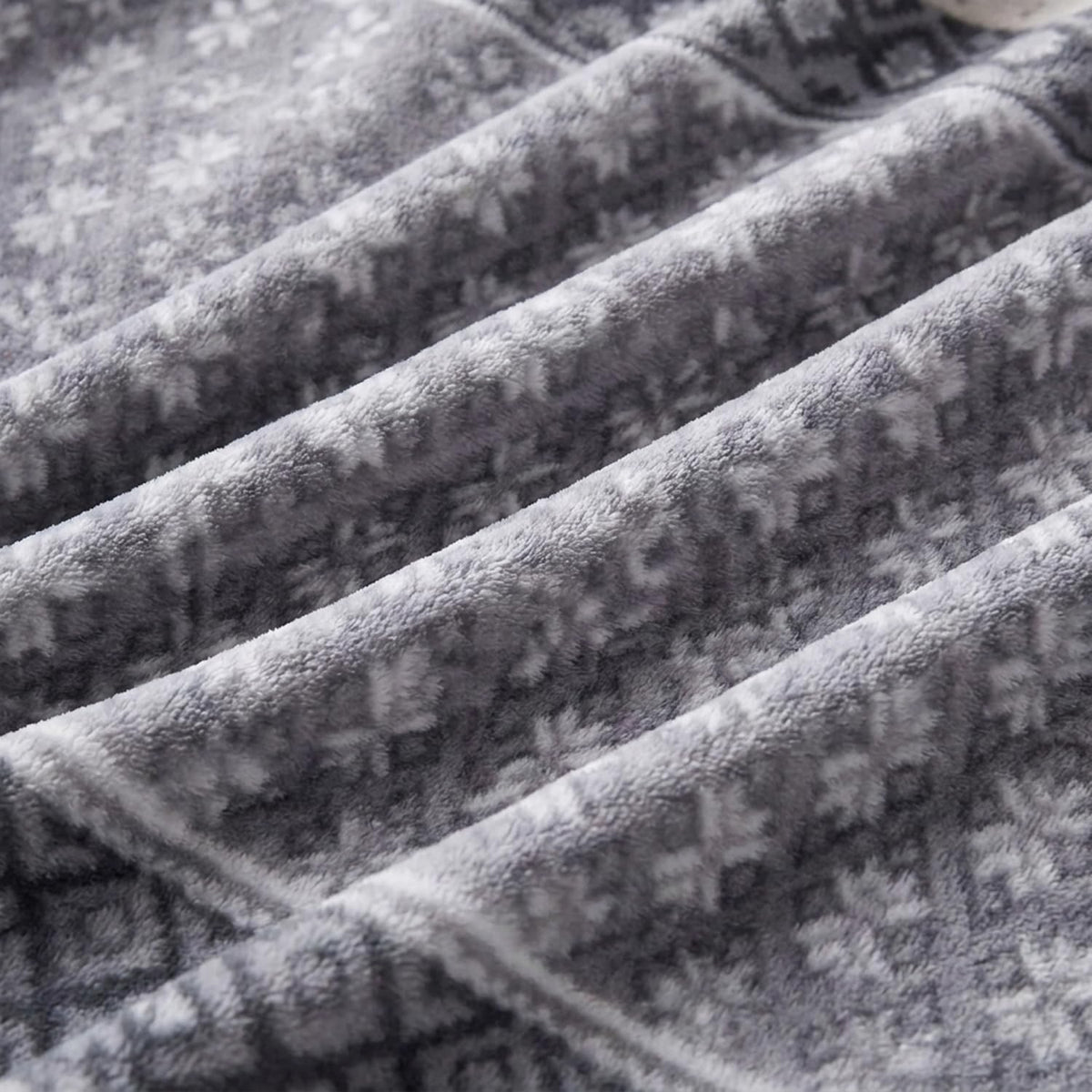 Nordic Plaid Green Sherpa Throw Blanket for Bed and Couch