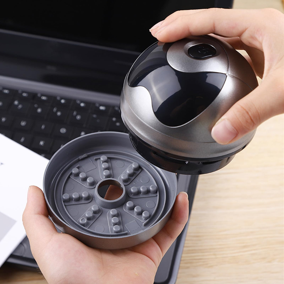 Desktop Vacuum Cleaner Mini Desk Vacuum Cleaner Portable Dust Crumb Sweeper White