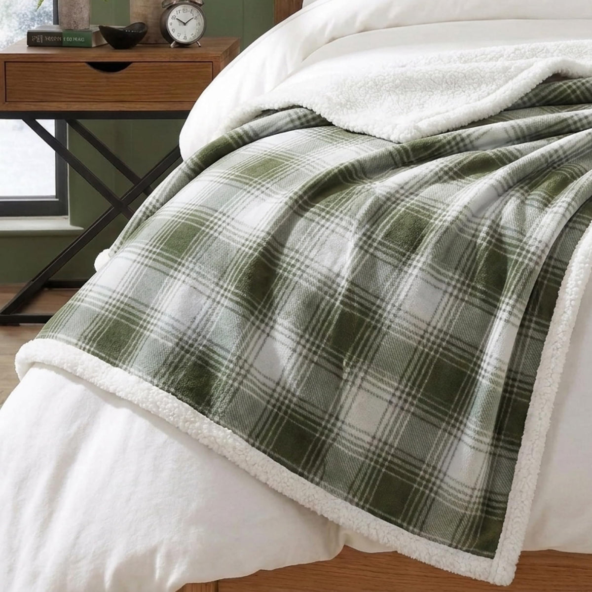 Nordic Plaid Green Sherpa Throw Blanket for Bed and Couch